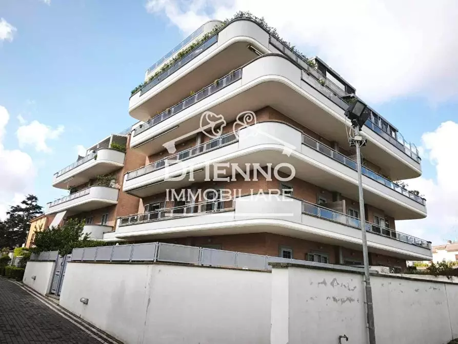 Immagine 15 di Casa trifamiliare in vendita  in Largo Ines Bedeschi a Roma