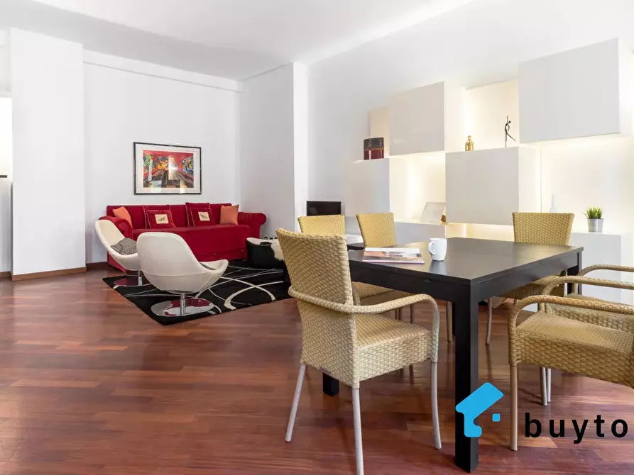 Immagine 4 di Casa trifamiliare in vendita  in Corso Cristoforo Colombo, 1 a Milano