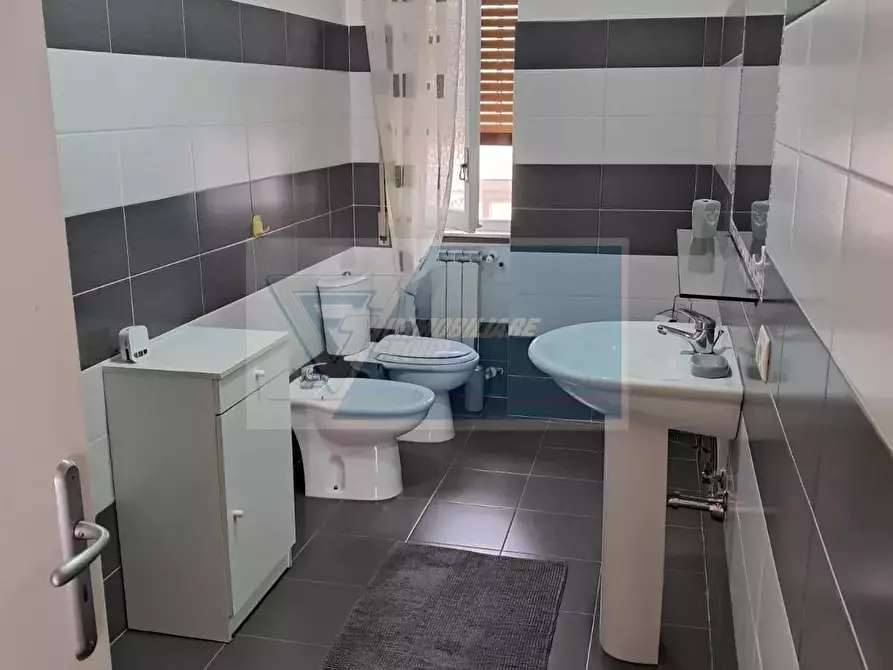 Immagine 13 di Casa trifamiliare in affitto  in Viale Teracati a Siracusa