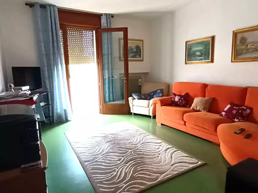 Immagine 1 di Casa trifamiliare in vendita  a Susegana
