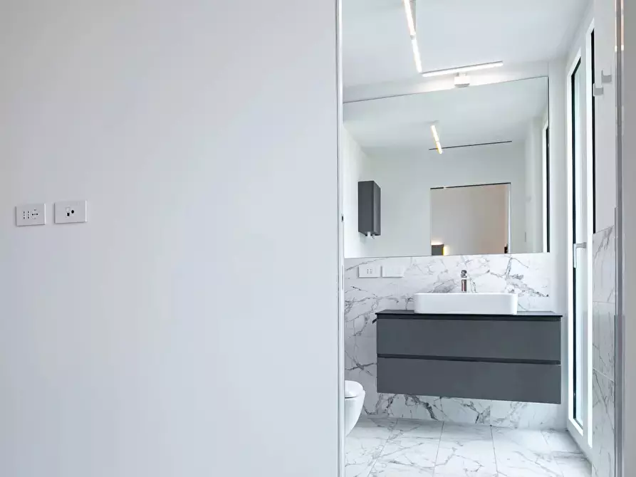 Immagine 19 di Casa trifamiliare in affitto  in via Stresa, 22. a Milano