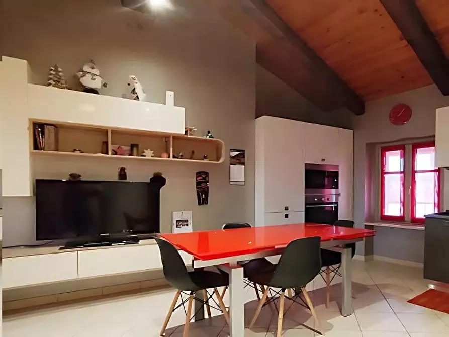 Immagine 7 di Casa trifamiliare in vendita  a Barolo