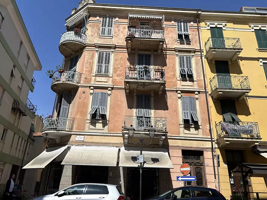 Immagine 1 di Casa trifamiliare in vendita  in Via Mazzini, 8 a Ventimiglia
