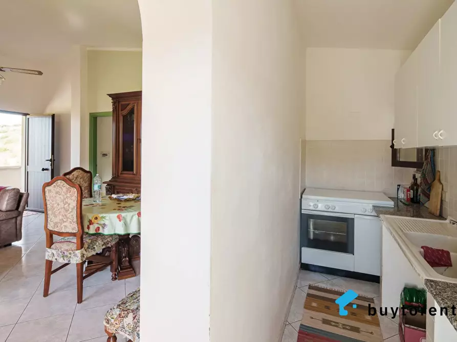 Immagine 9 di Casa trifamiliare in vendita  in Strada Comunale Magomadas - Turas a Birori