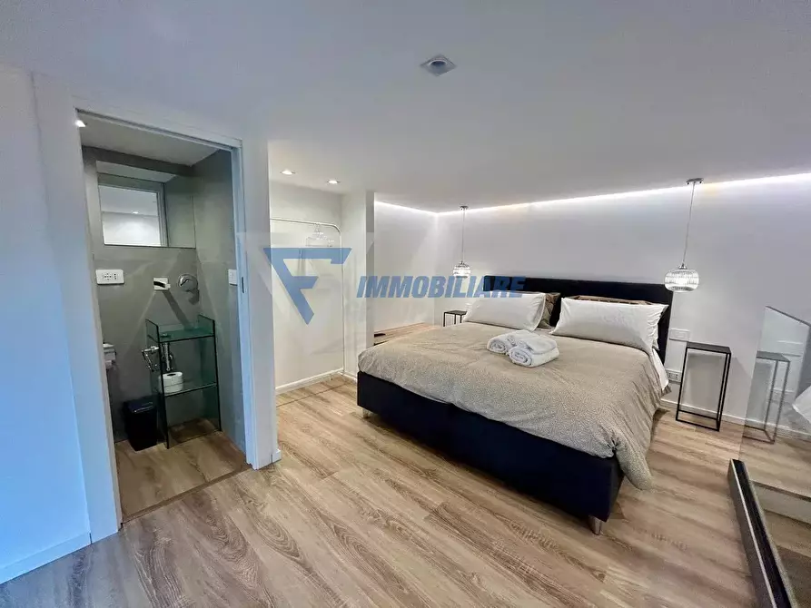 Immagine 5 di Casa trifamiliare in vendita  in VIA ALBANIA a Siracusa