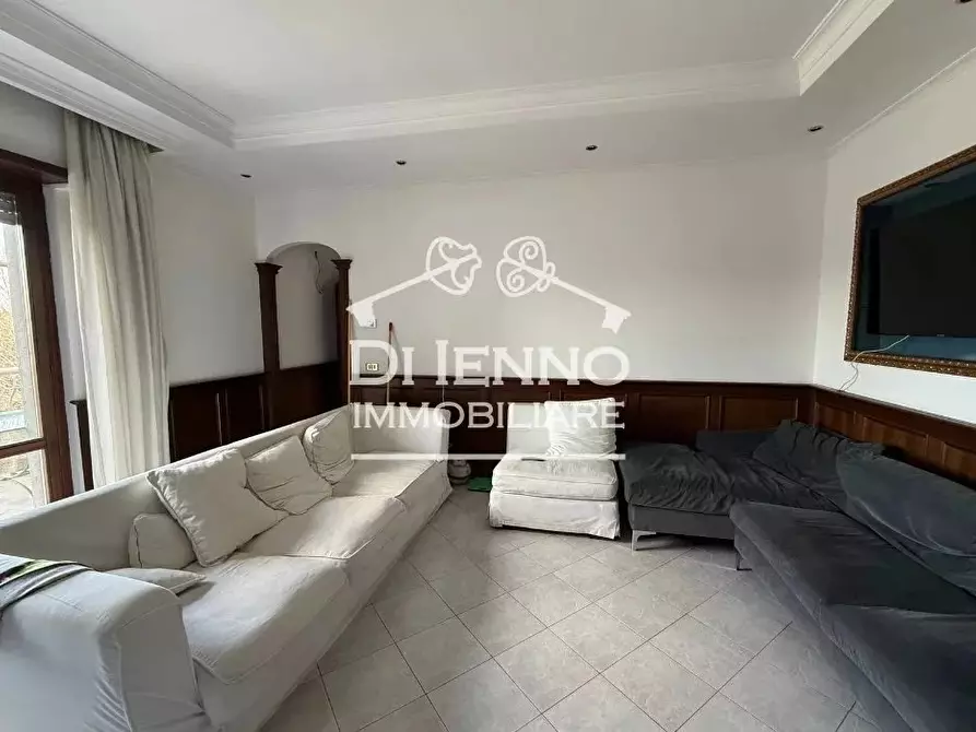 Immagine 1 di Casa trifamiliare in vendita  in Via della Magnetite a Roma