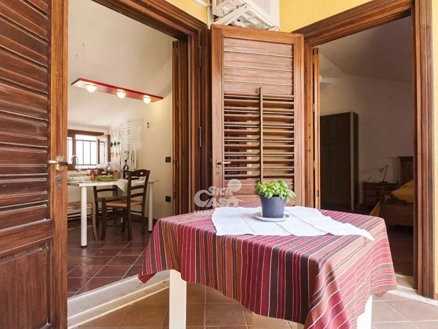 Immagine 2 di Casa trifamiliare in affitto  a Marsala