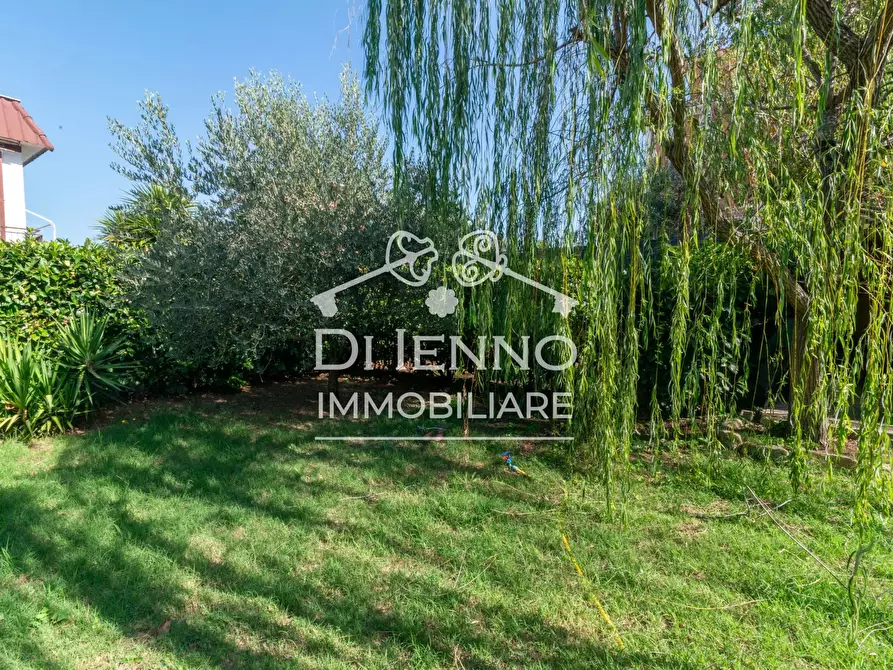 Immagine 22 di Casa trifamiliare in vendita  in Via Siziano a Roma