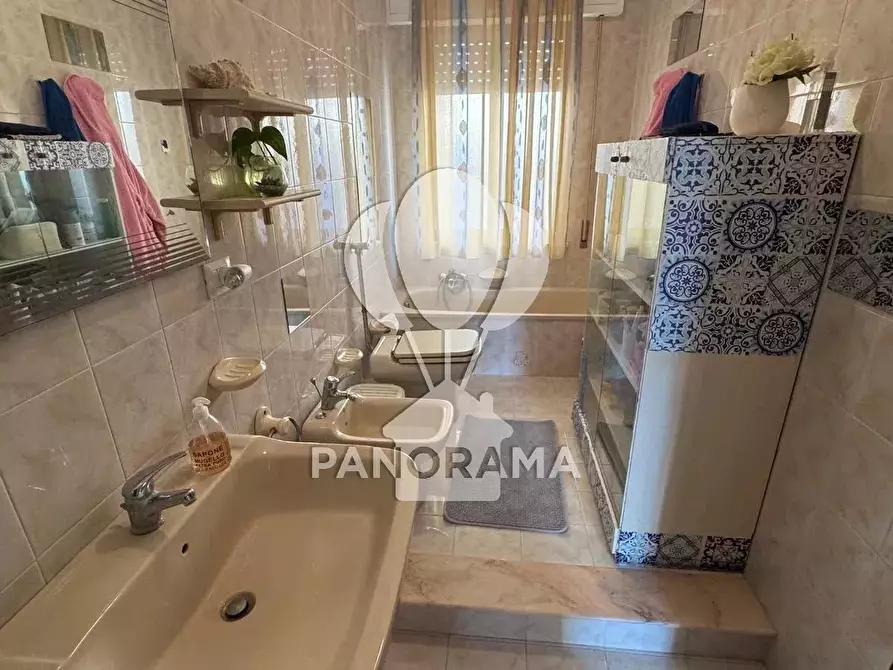 Immagine 10 di Casa trifamiliare in vendita  in Viale di Calatubo a Alcamo