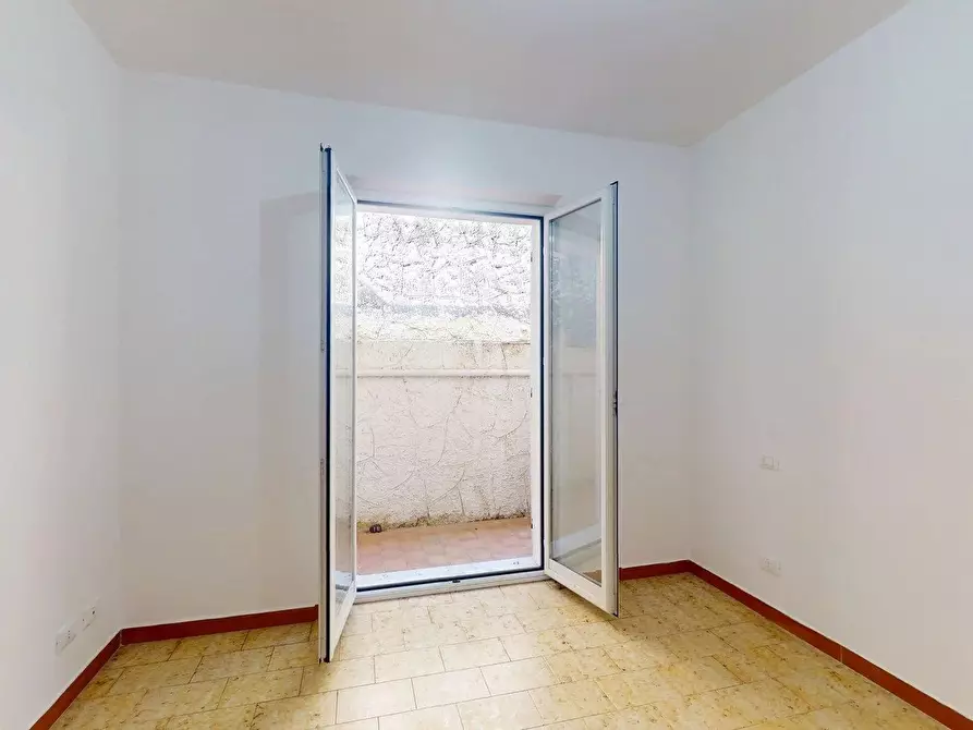 Immagine 17 di Casa trifamiliare in vendita  in Largo Sgorini, 7 a Toirano