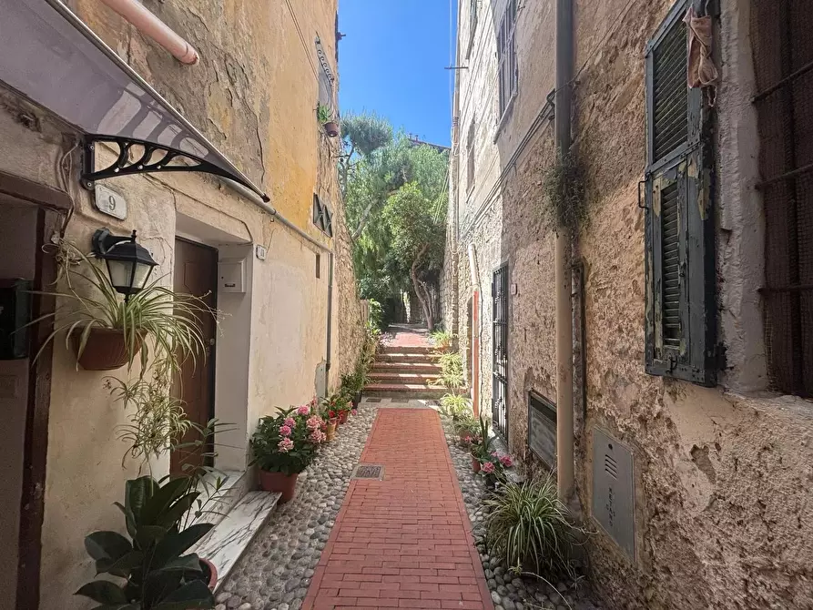 Immagine 2 di Casa trifamiliare in vendita  in Vico Sotto Forni, 10 a Ventimiglia
