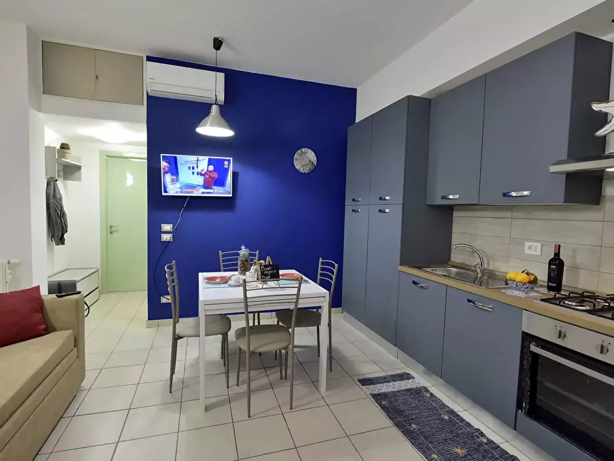 Immagine 3 di Casa trifamiliare in vendita  a Cattolica