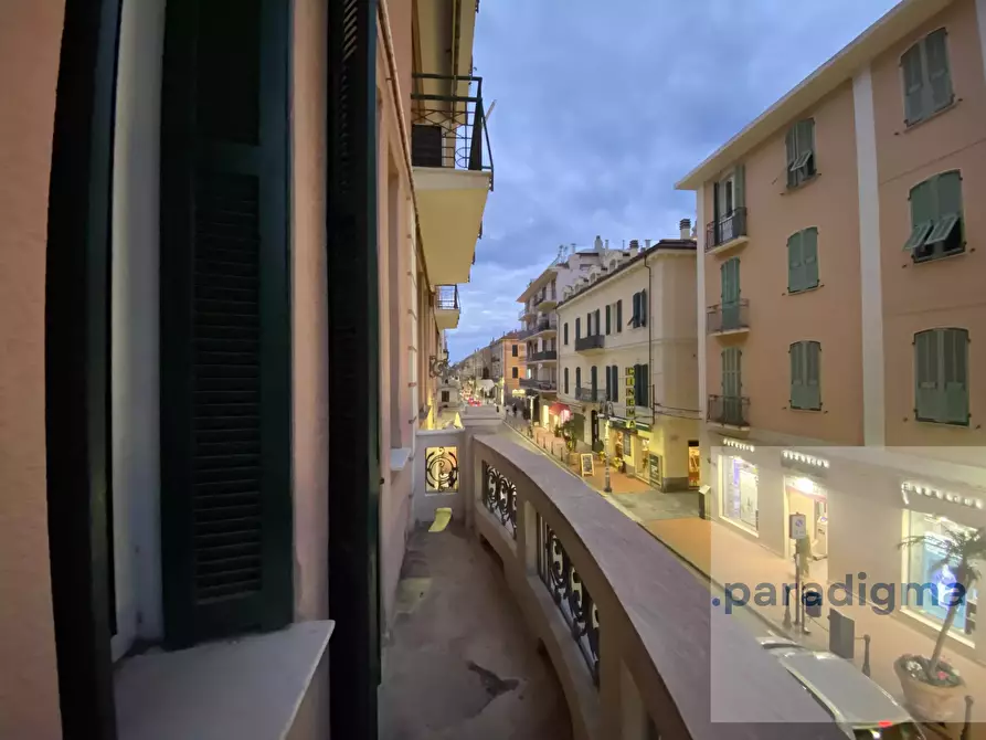 Immagine 2 di Casa trifamiliare in vendita  in Via Vittorio Emanuele II, 92 a Bordighera