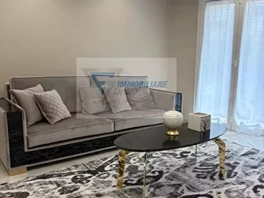 Immagine 14 di Casa trifamiliare in vendita  in Via San Giovanni a Buccheri