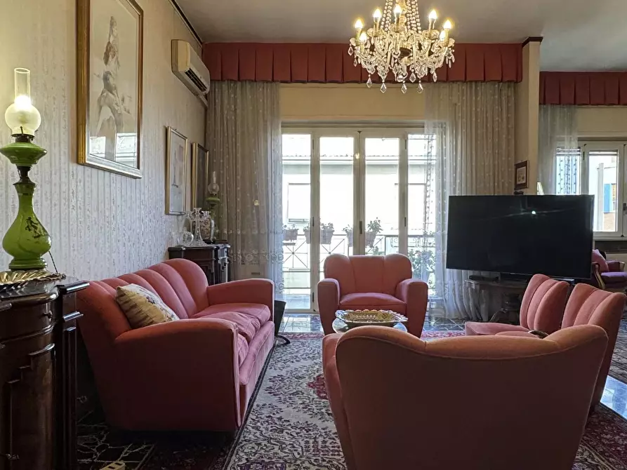 Immagine 2 di Casa trifamiliare in vendita  in Via Luigi Miceli, 33 a Cosenza