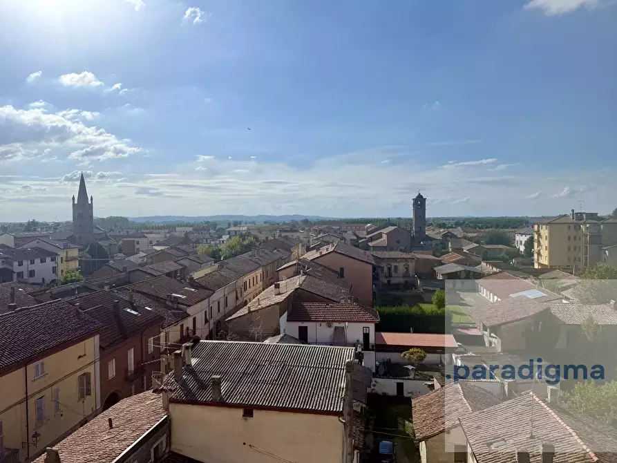 Immagine 1 di Casa trifamiliare in vendita  a Sale