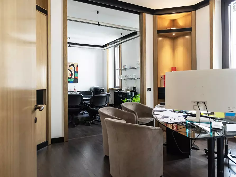 Immagine 6 di Castello in affitto  in Via Spadari a Milano