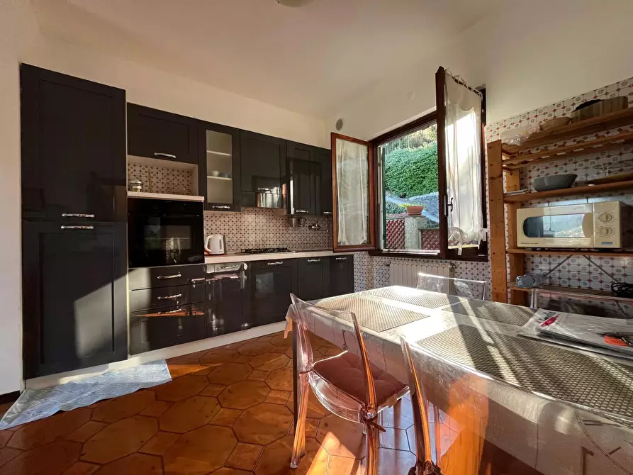 Immagine 9 di Casa trifamiliare in vendita  in Via Sotto la Croce a Rapallo