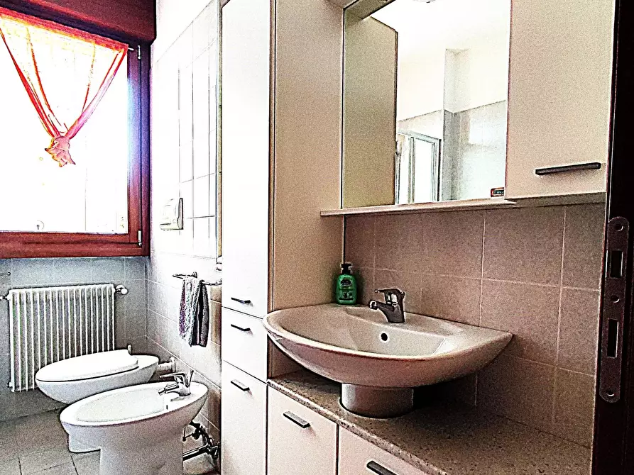 Immagine 8 di Casa trifamiliare in vendita  a Santa Lucia Di Piave