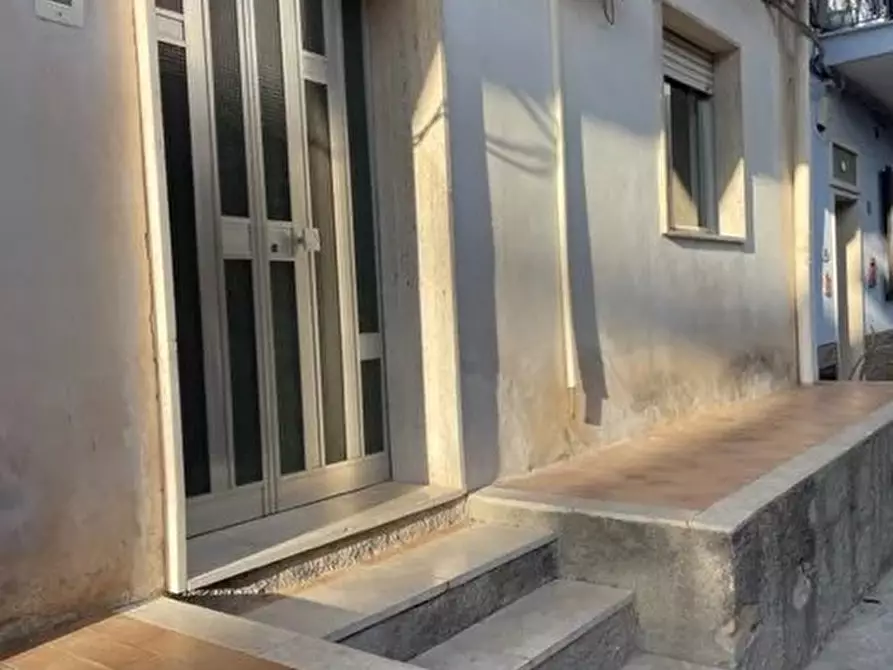 Immagine 1 di Casa trifamiliare in vendita  in Via Benedetto Croce a Siracusa