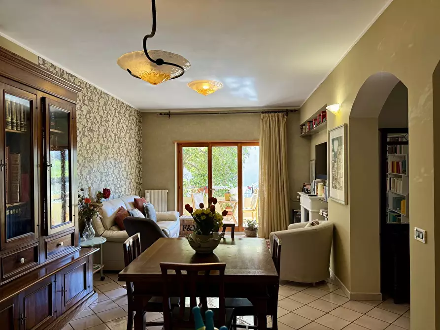 Immagine 5 di Casa trifamiliare in vendita  a Altilia