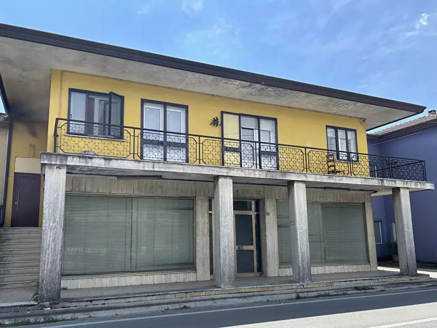 Immagine 36 di Casa trifamiliare in vendita  a Cimadolmo