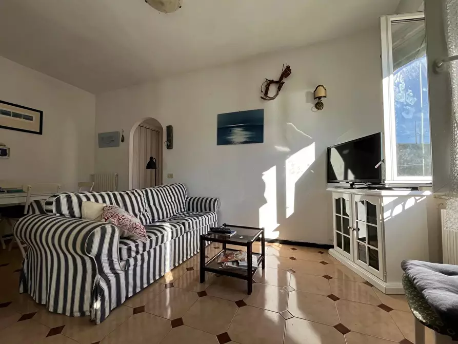 Immagine 7 di Casa trifamiliare in vendita  a Avegno