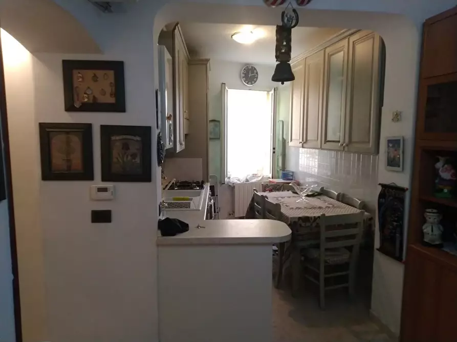 Immagine 3 di Casa trifamiliare in vendita  in Piazza Rocchetta, 15 a Ventimiglia