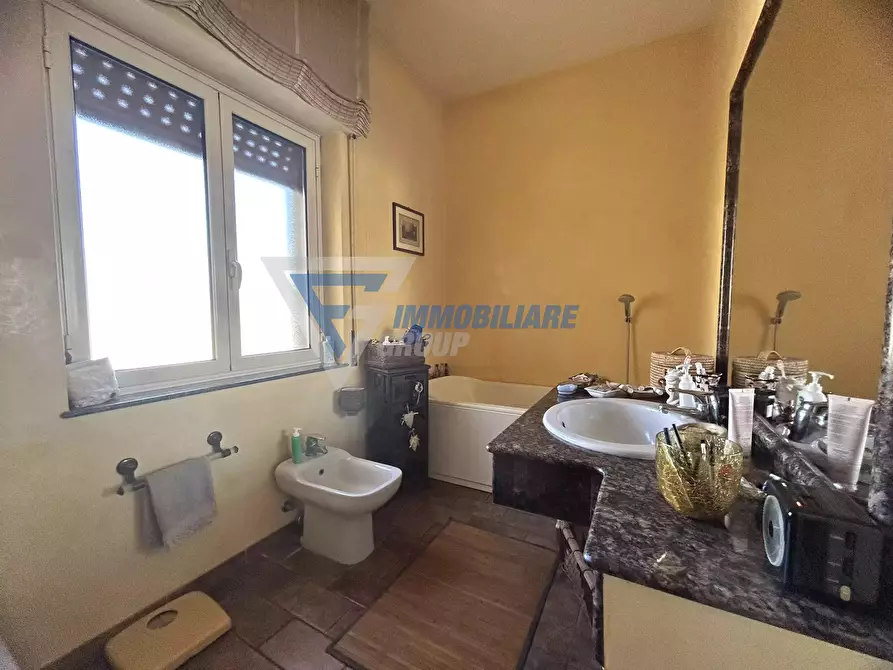 Immagine 11 di Casa trifamiliare in vendita  in Via Augusta a Siracusa