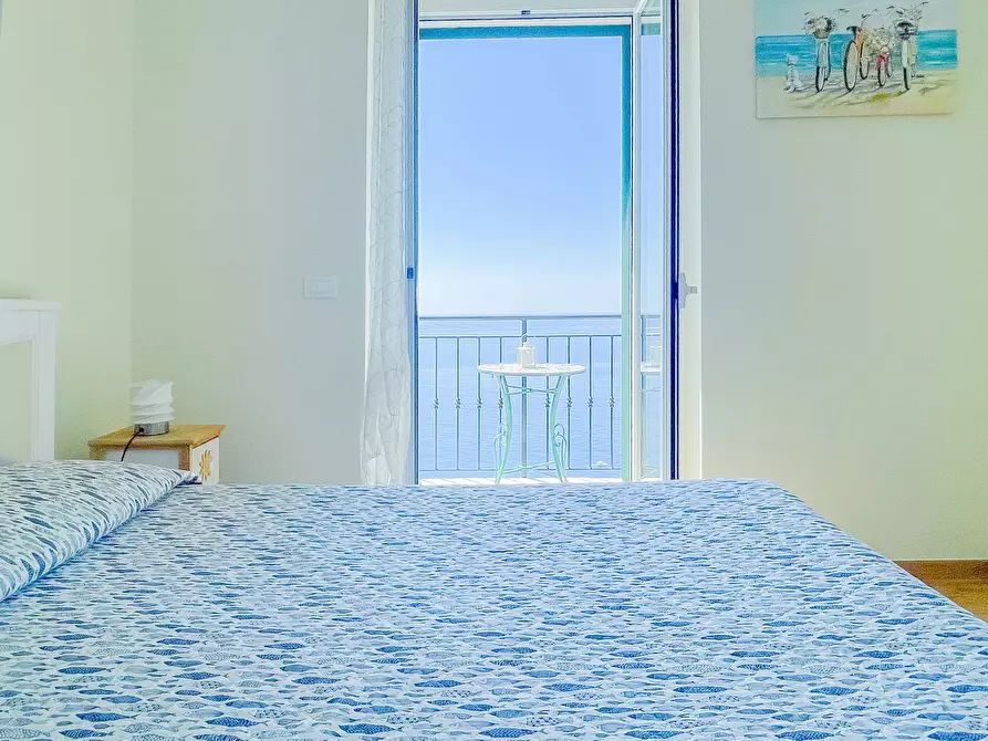 Immagine 11 di Casa trifamiliare in vendita  in Via della Pace, 33 a Ventimiglia