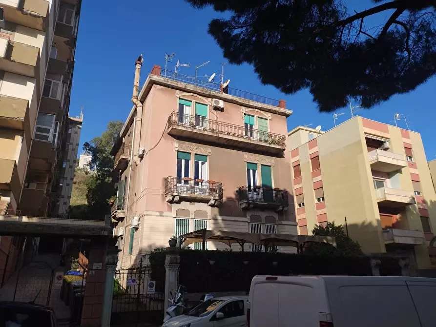 Immagine 1 di Casa trifamiliare in vendita  in Viale Regina Elena, 117 a Messina