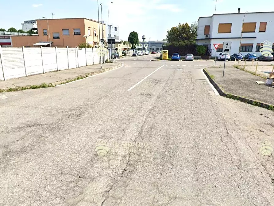 Immagine 3 di Terreno in vendita  in Via Morandi, snc a Melegnano
