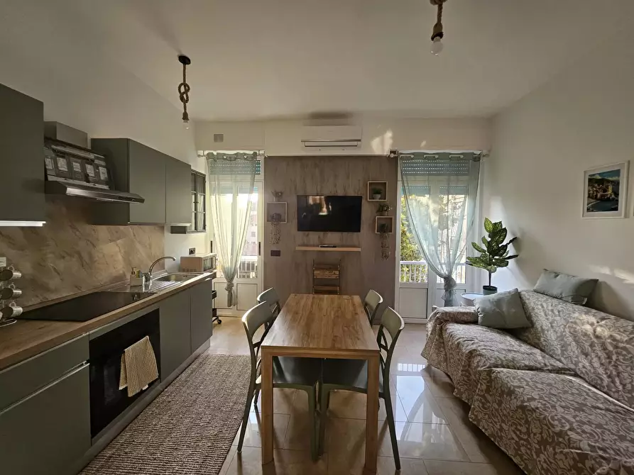 Immagine 2 di Casa trifamiliare in affitto  a Lavagna