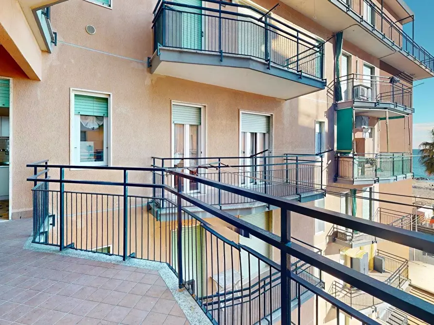 Immagine 11 di Casa trifamiliare in vendita  in Corso Europa 31 a Borghetto Santo Spirito
