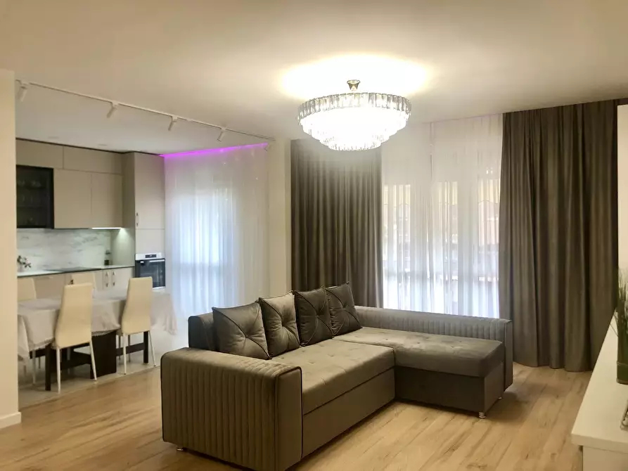 Immagine 1 di Casa trifamiliare in vendita  a Conegliano