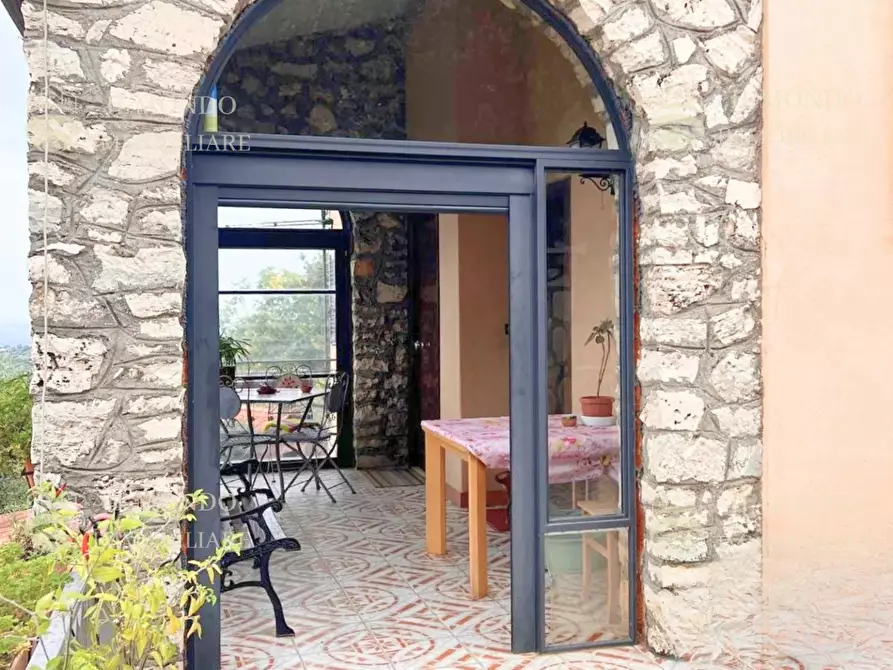 Immagine 2 di Casa trifamiliare in vendita  a Palombara Sabina