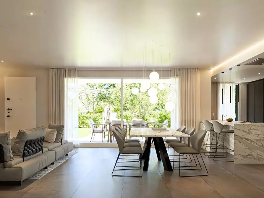 Immagine 4 di Casa trifamiliare in vendita  in Via Chiesa a Stra