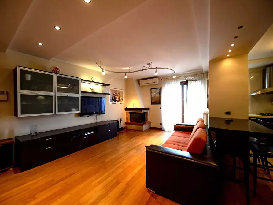 Immagine 16 di Casa trifamiliare in vendita  in Vico XX Vittorio Emanuele.19 a Bari