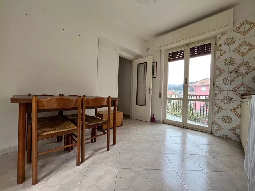 Immagine 8 di Casa trifamiliare in vendita  in Via Brigata Berto San Salvatore a Avegno