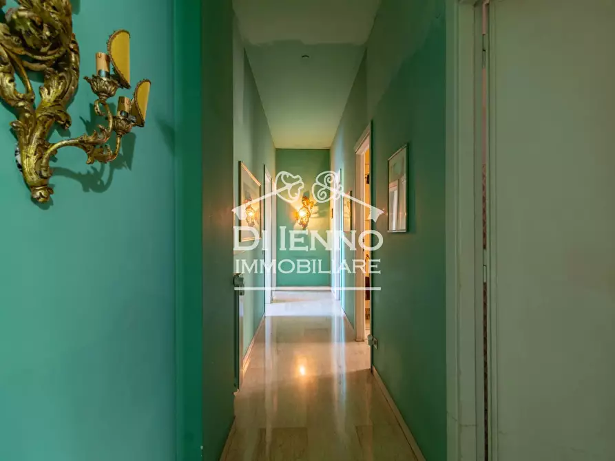 Immagine 10 di Casa trifamiliare in vendita  a Roma