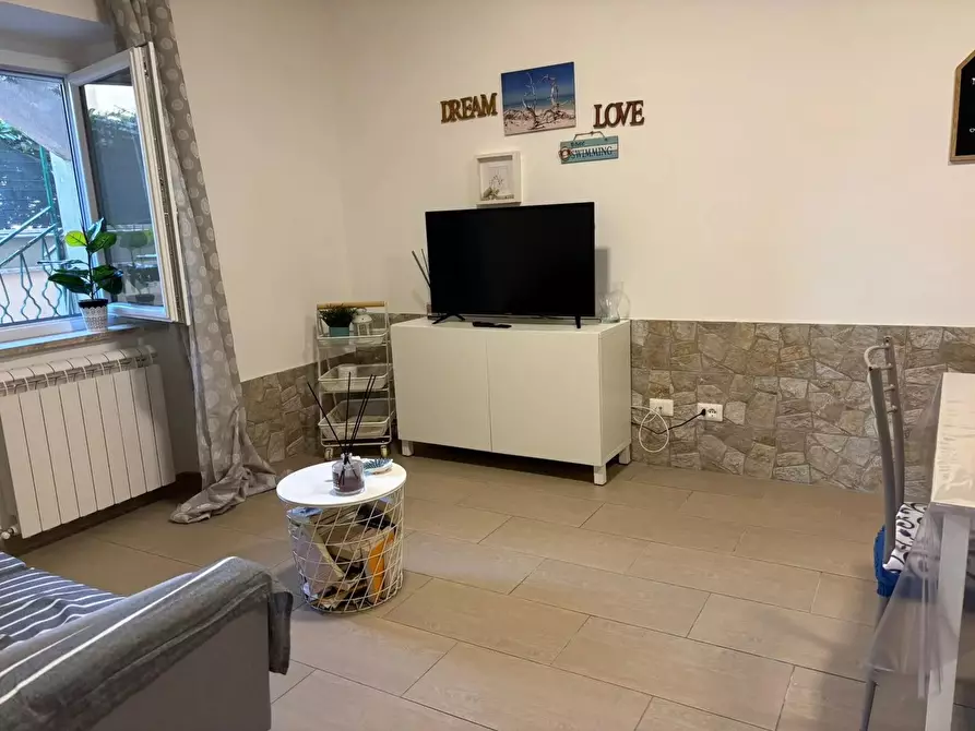 Immagine 6 di Casa trifamiliare in vendita  a Nettuno