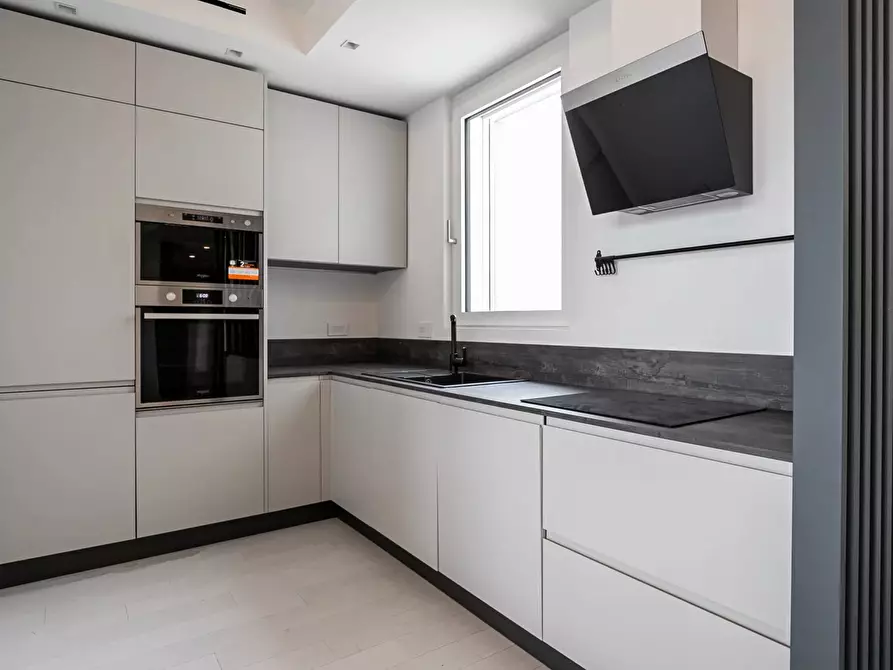 Immagine 14 di Casa trifamiliare in affitto  in via Stresa, 22. a Milano