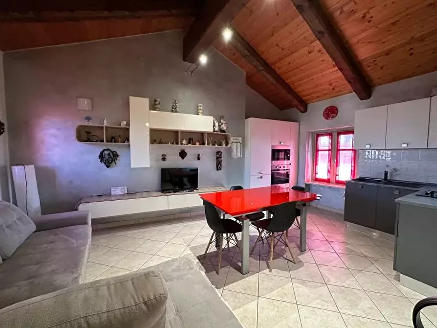 Immagine 3 di Casa trifamiliare in vendita  a Barolo