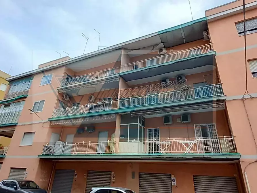 Immagine 1 di Casa trifamiliare in vendita  in Via Filippo Juvara, 42 a Siracusa