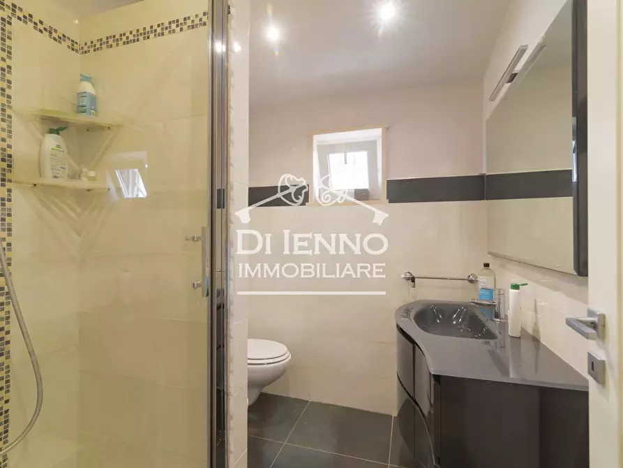 Immagine 17 di Casa trifamiliare in vendita  in Via Riserva del Bagno, 10 a Roma