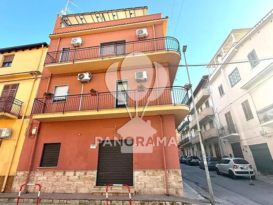 Immagine 2 di Casa trifamiliare in vendita  in Via Duca D'Aosta a Balestrate