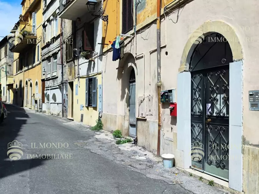 Immagine 1 di Casa trifamiliare in vendita  in Via Isonzo a Palombara Sabina