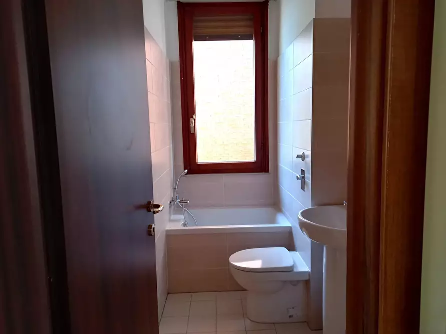 Immagine 24 di Casa trifamiliare in affitto  in Via Monferrato a Milano