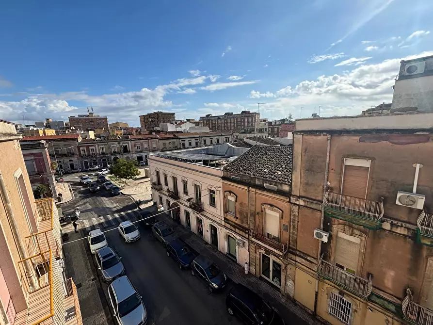 Immagine 1 di Casa trifamiliare in vendita  in VIA RE IERONE II a Siracusa