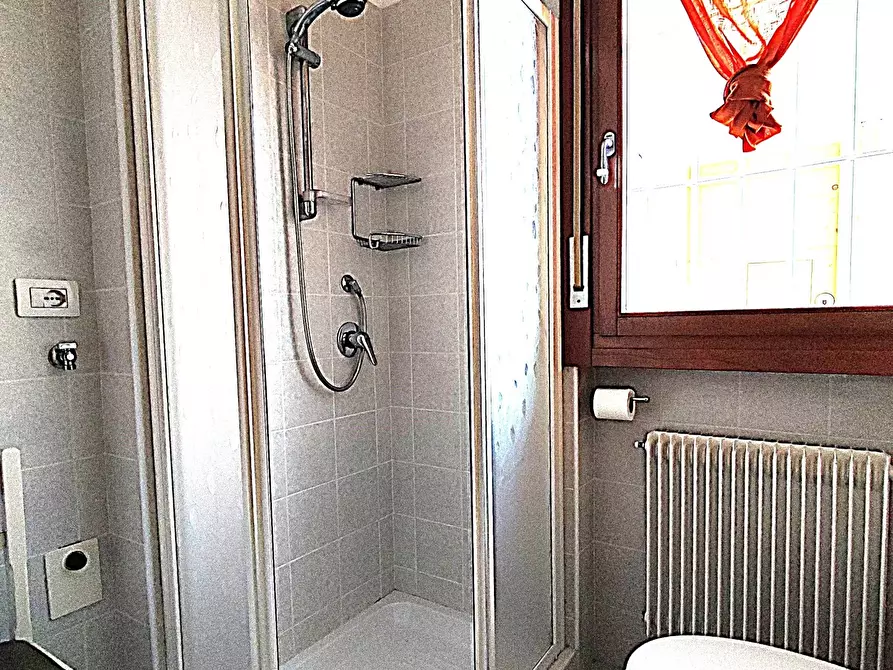 Immagine 9 di Casa trifamiliare in vendita  a Santa Lucia Di Piave